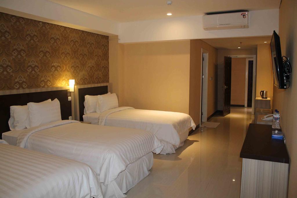 Sylvia Hotel Premier Kupang Купанг Стая снимка