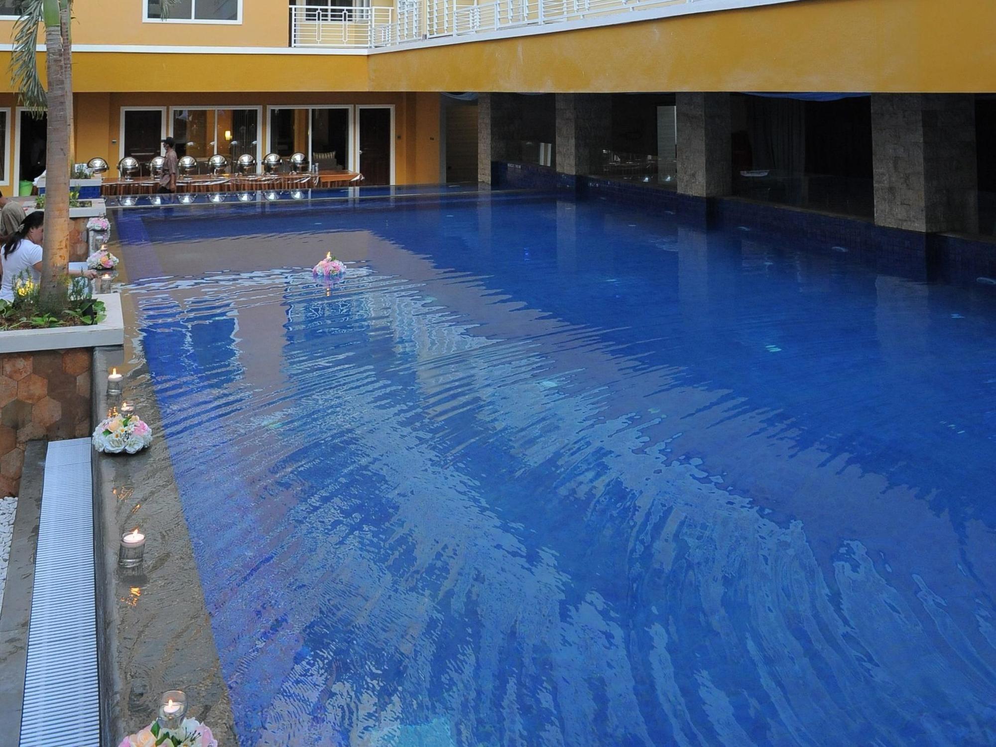Sylvia Hotel Premier Kupang Купанг Екстериор снимка