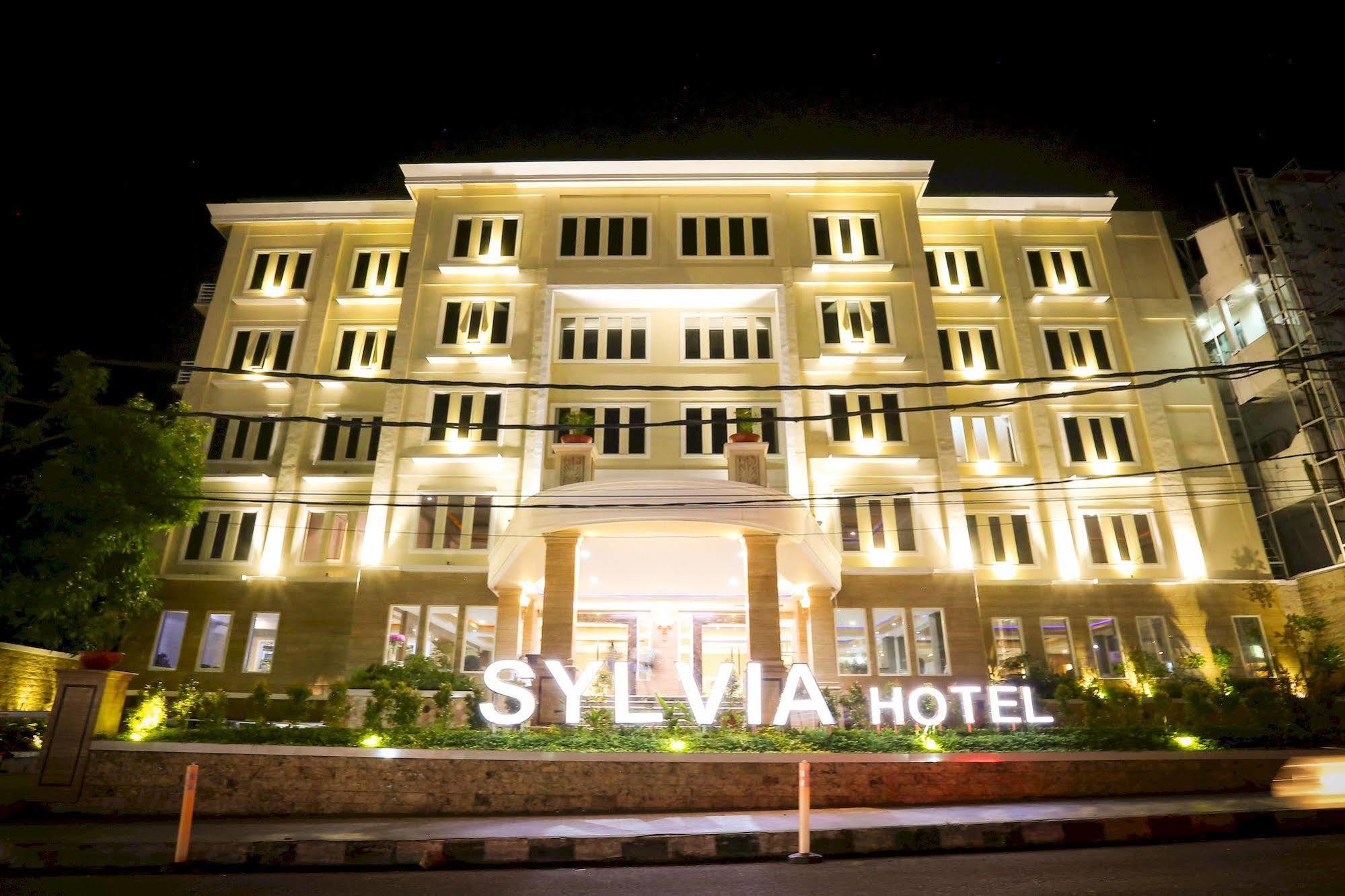 Sylvia Hotel Premier Kupang Купанг Екстериор снимка