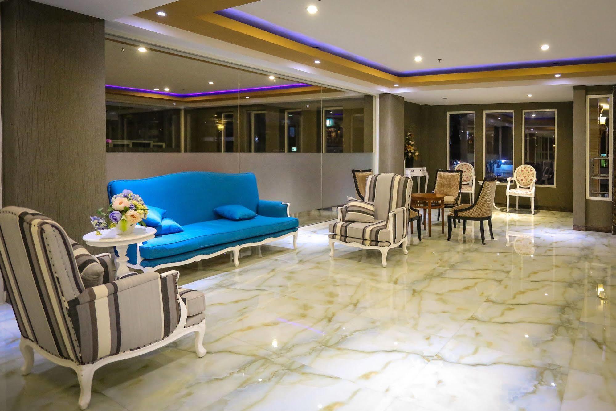 Sylvia Hotel Premier Kupang Купанг Екстериор снимка